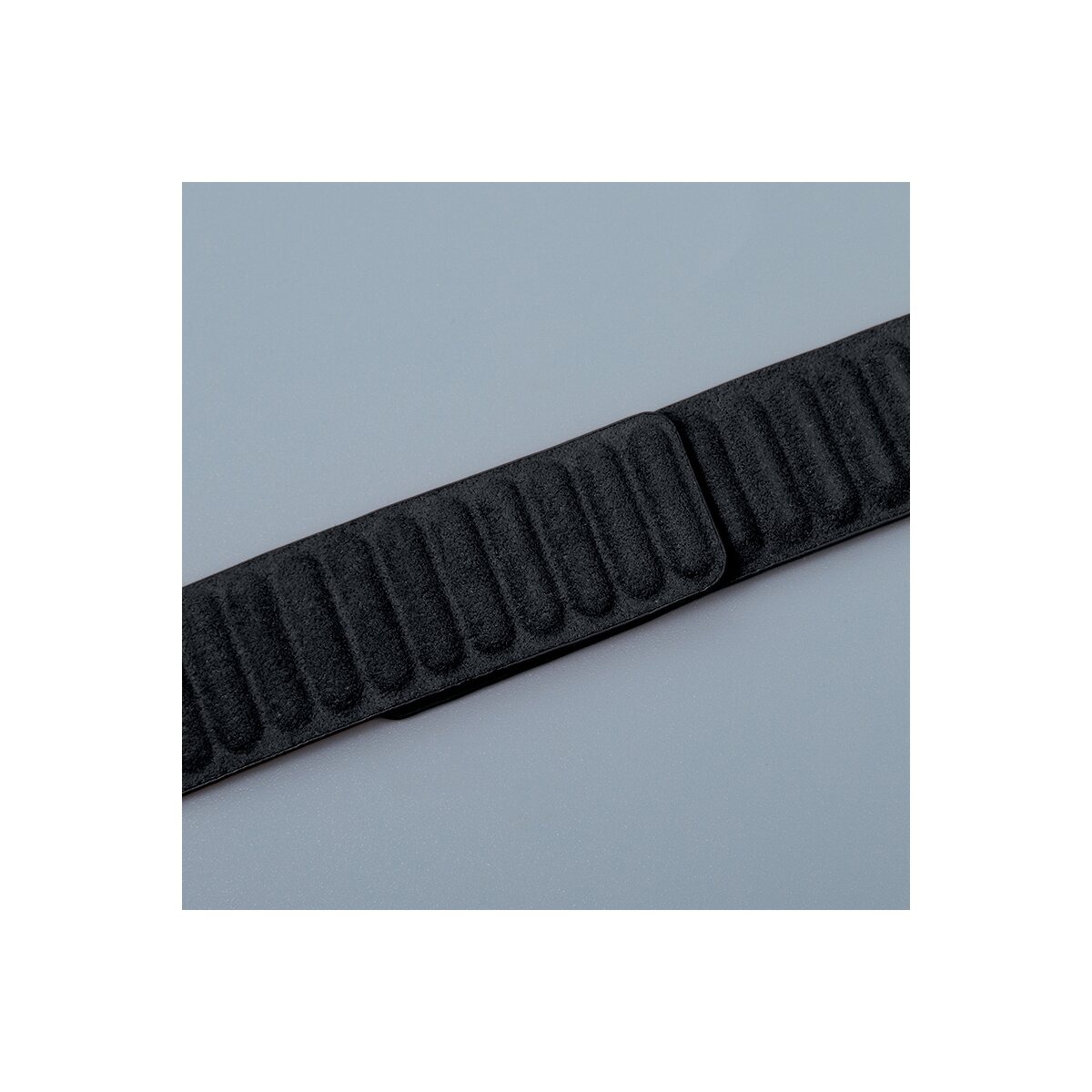 Guardline Alcantara Guardband für Apple Watch 44/45/46/49 mm – Schwarz – Bild 3
